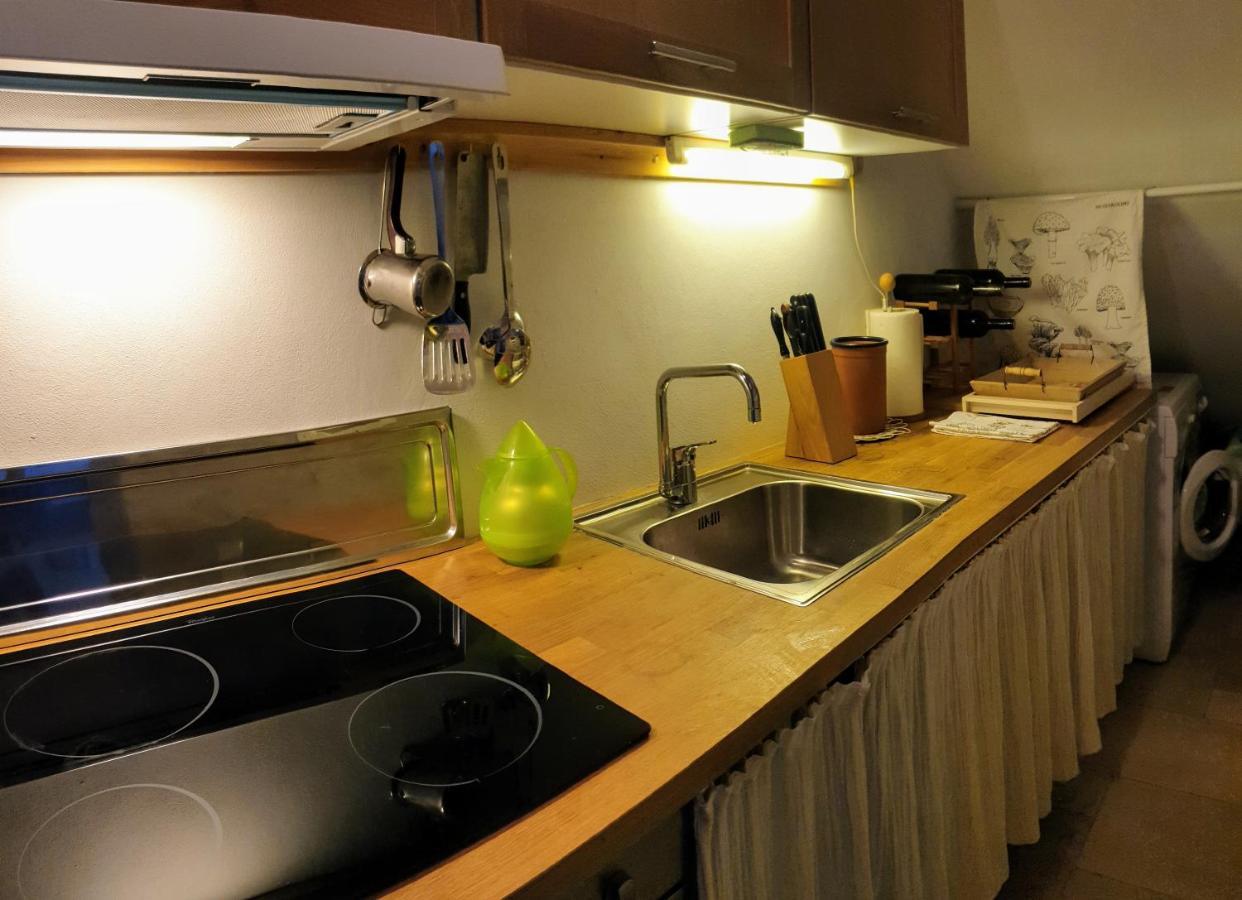 Traditional Seafront Apartment Sými Esterno foto